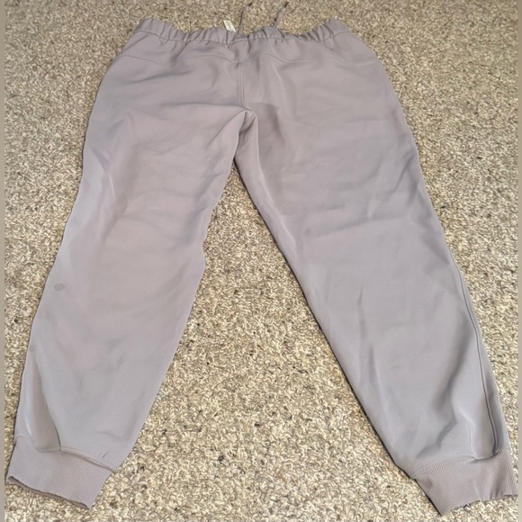 Lululemon Light Grey On the Fly Joggers - Picture 3 of 7